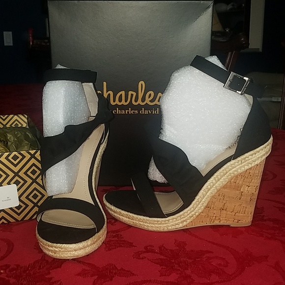 COPY - 🎉My first HP🎉 Charles David black wedges - Picture 2 of 8